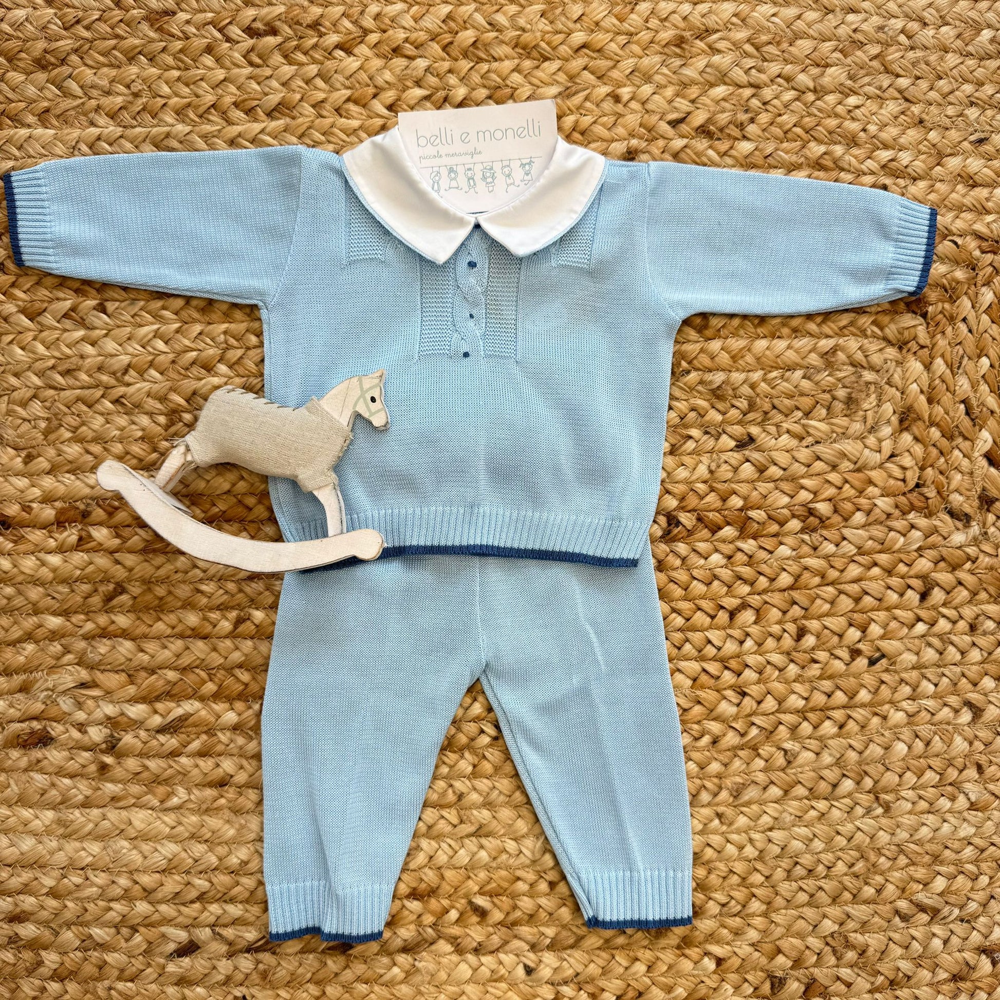 Tutina neonato 100% cotone azzurro con colletto bianco e pantalone coordinato
