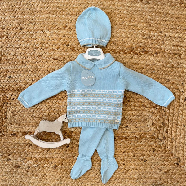 Tutina neonato azzurra con colletto e motivo geometrico bianco e tortora.