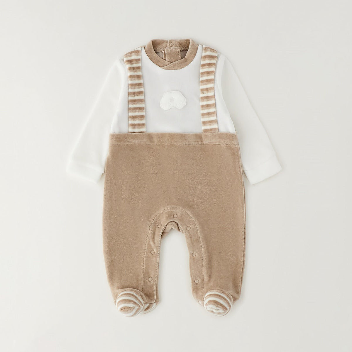 Tutina neonato in ciniglia beige e panna con piedini a righe e applicazione auto