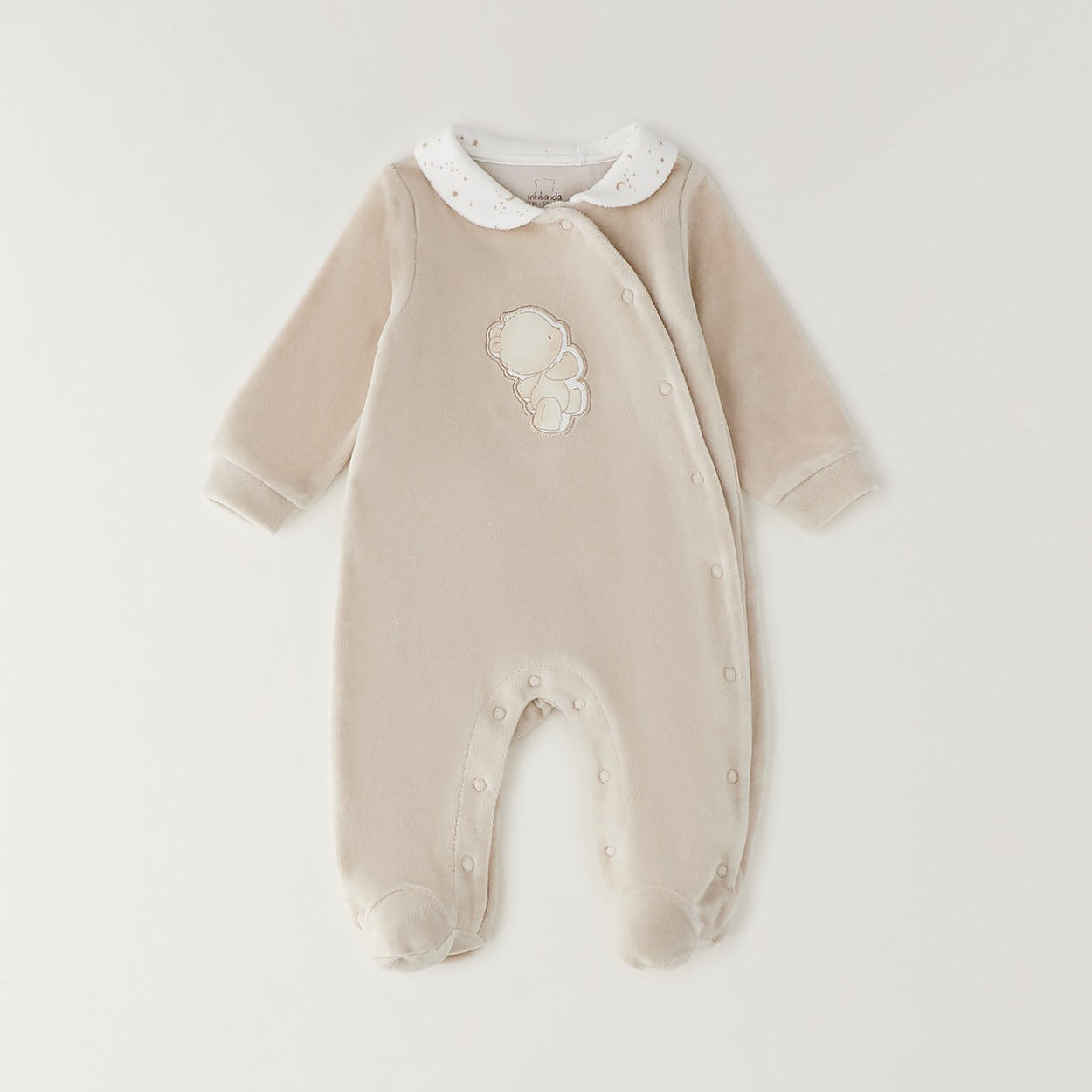 Tutina unisex neonato in ciniglia beige con orsetto, colletto bianco e piedini integrati