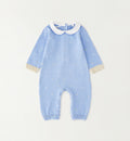 Tutina neonato azzurra in cotone 100% con colletto bianco vista frontale