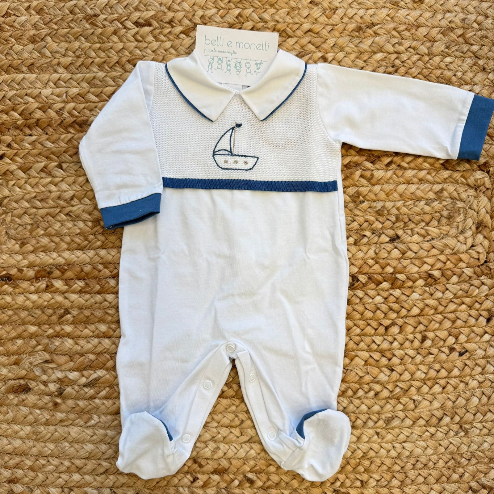 Tutina neonato panna con barchetta ricamata