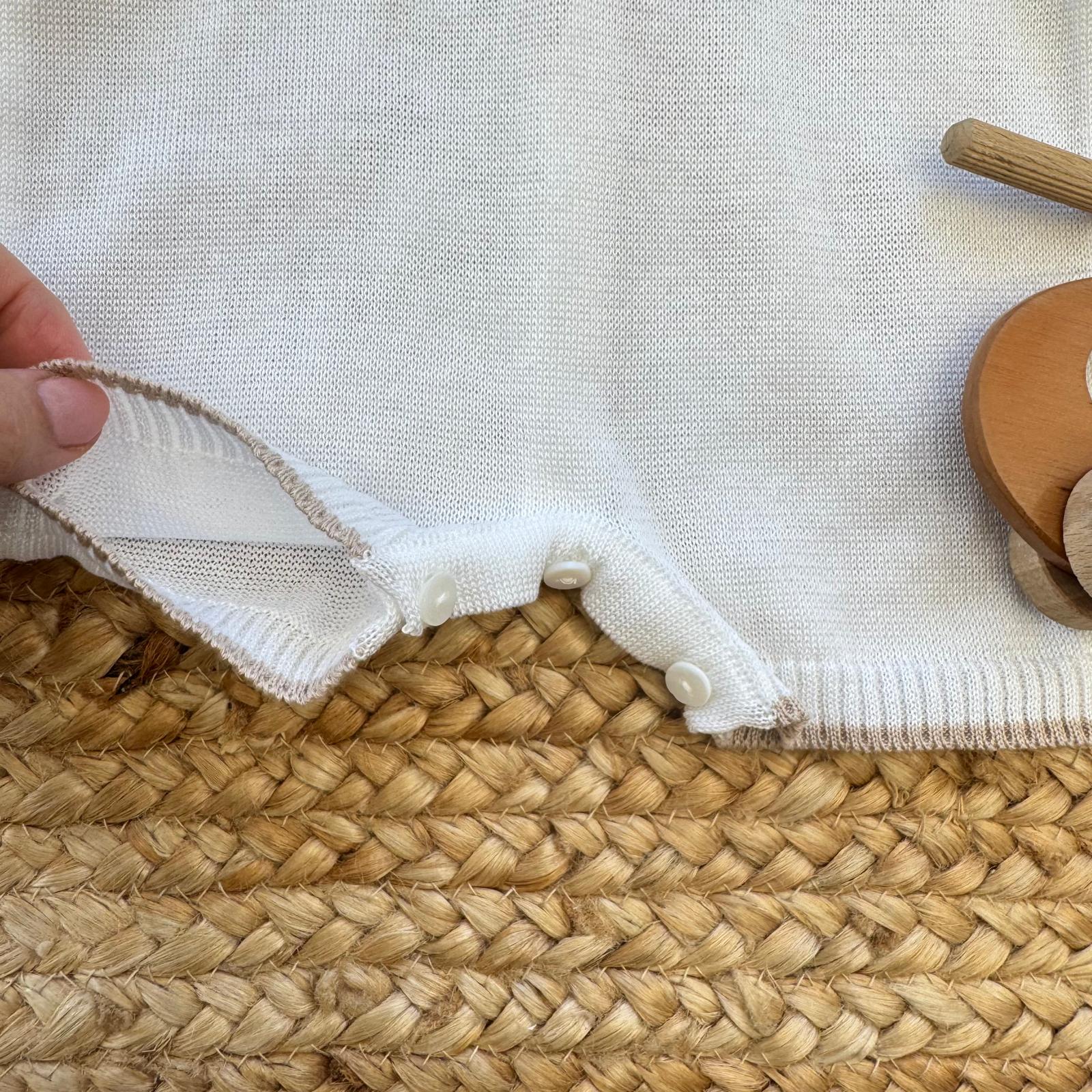 Chiusura con bottoni al cavallo tutina neonato in cotone filo di Scozia