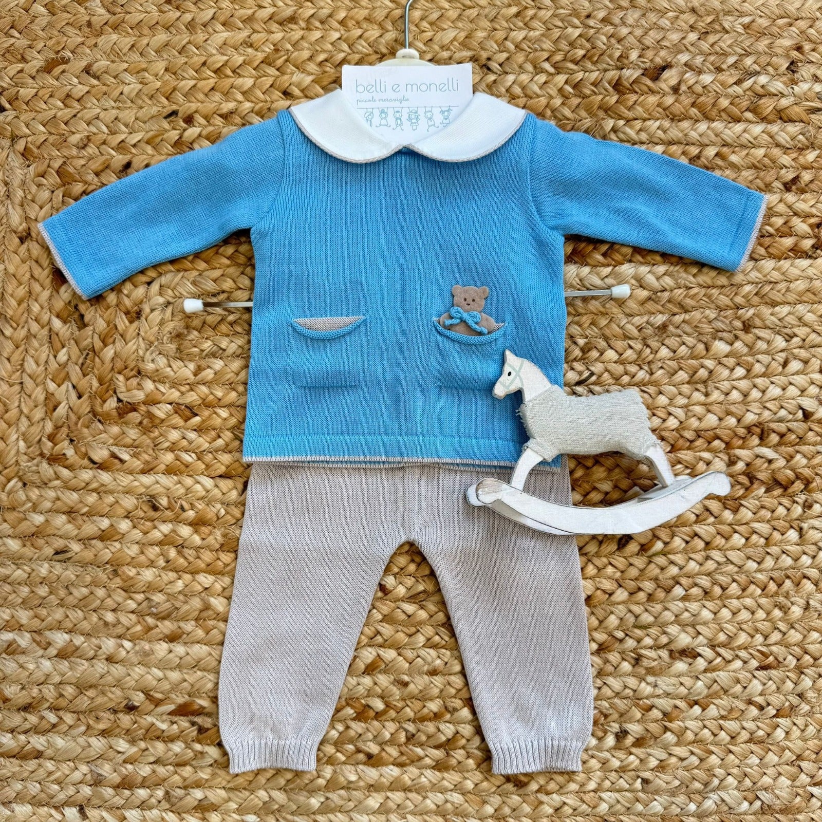 Tutina neonato in filo di cotone verde con colletto bianco e pantalone coordinato