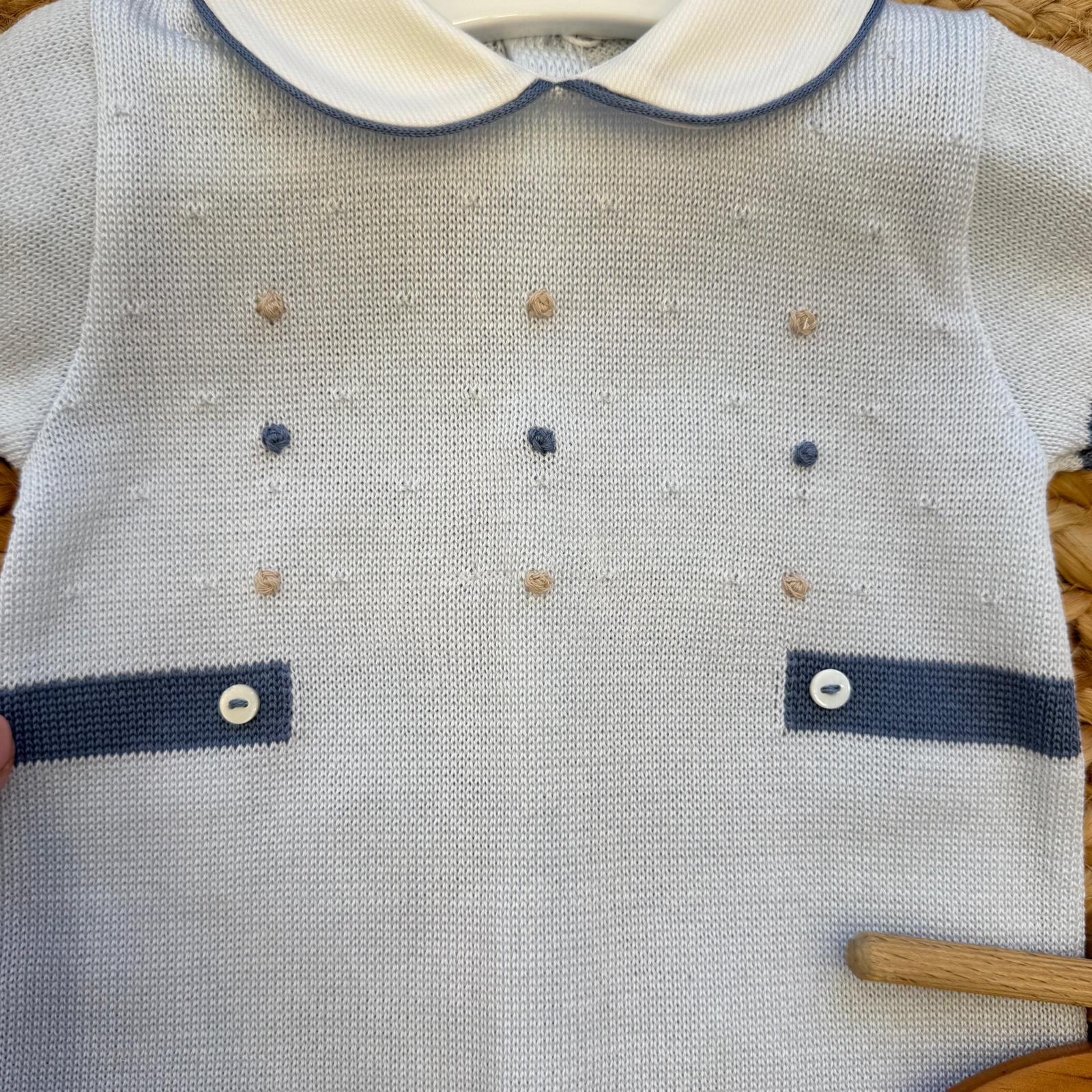 Lavorazione a maglia tutina neonato cotone