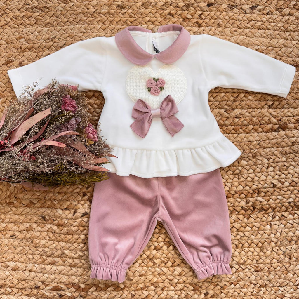 tutina due pezzi neonato panna e rosa cipria con cuore ricamato e fiocco