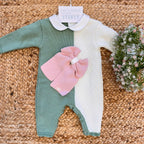 tutina neonata in misto lana verde e panna con maxi fiocco rosa