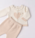 tutina neonata panna e beige con cuore ricamato e fiocchetto