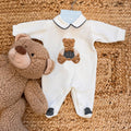 tutina neonato in ciniglia panna con orsetto e colletto elegante