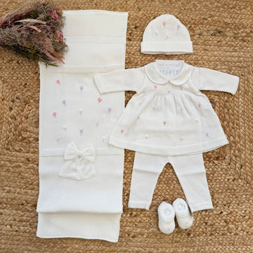 uscita clinica neonata in cotone con tulipani ricamati e copertina coordinata