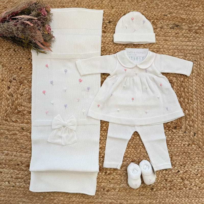 uscita clinica neonata in cotone con tulipani ricamati e copertina coordinata