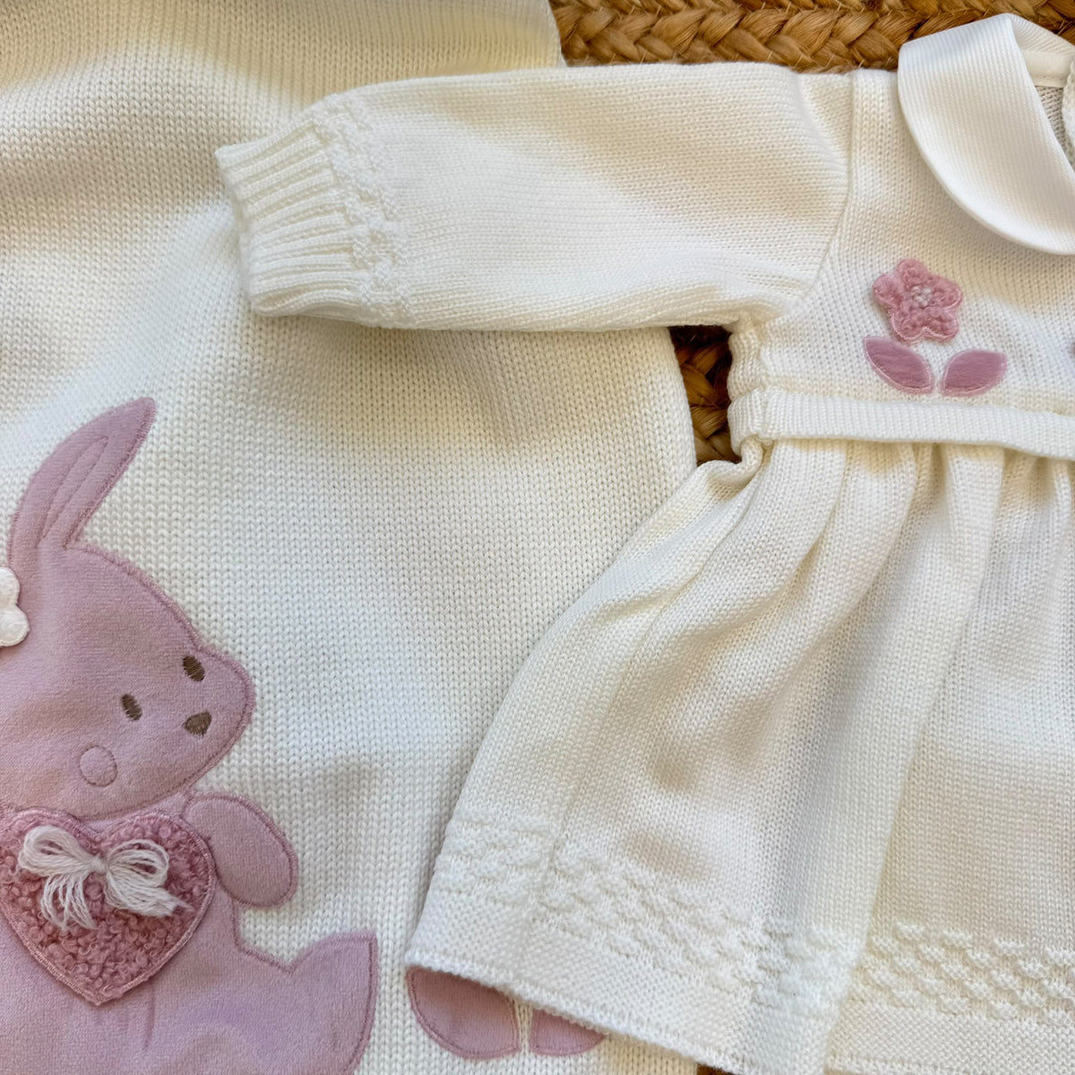 Uscita clinica neonata pura lana latte con coniglietta rosa e copertina coordinata