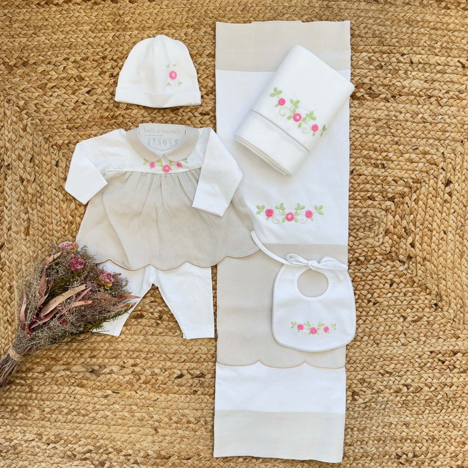 uscita clinica neonata lino e cotone ricamo roselline