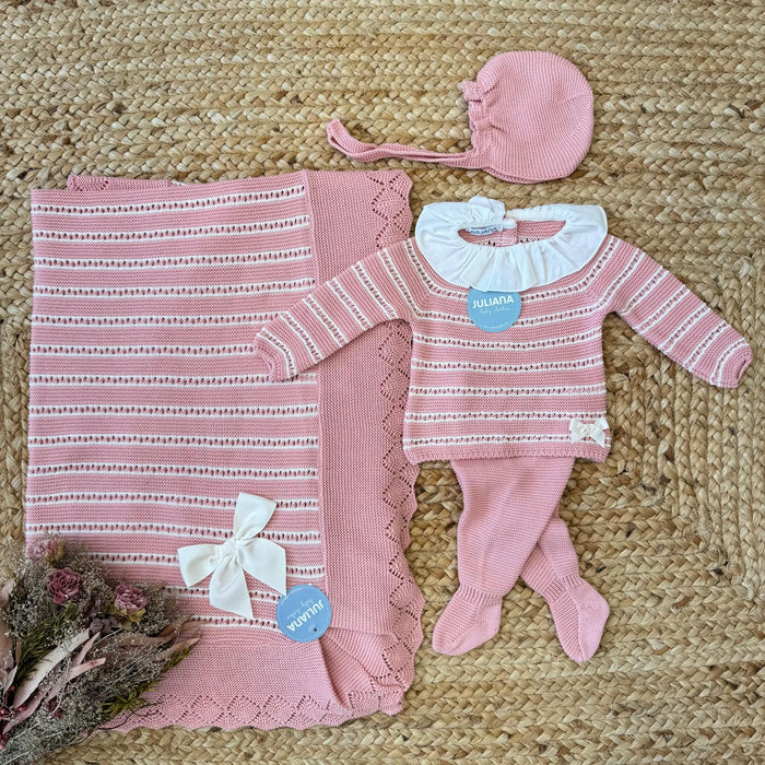 Uscita clinica neonata rosa con copertina e tutina coordinata