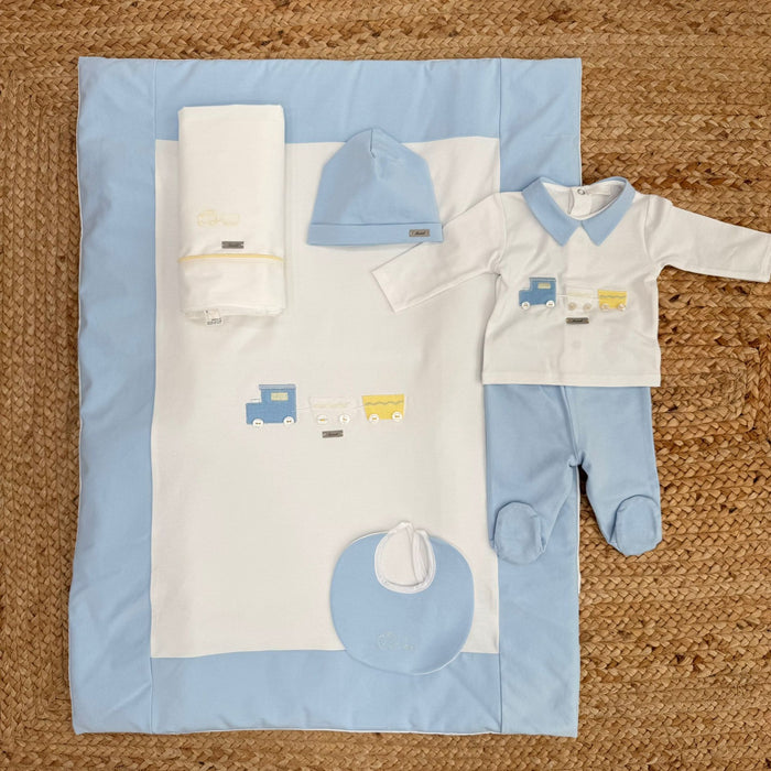 Uscita clinica neonato azzurra con applicazione trenino