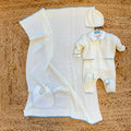 Uscita clinica neonato in lana merino panna e azzurro con copertina e completo coordinato