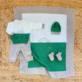 Completo nascita neonato in pura lana verde e panna con motivo automobile e pantalone beige