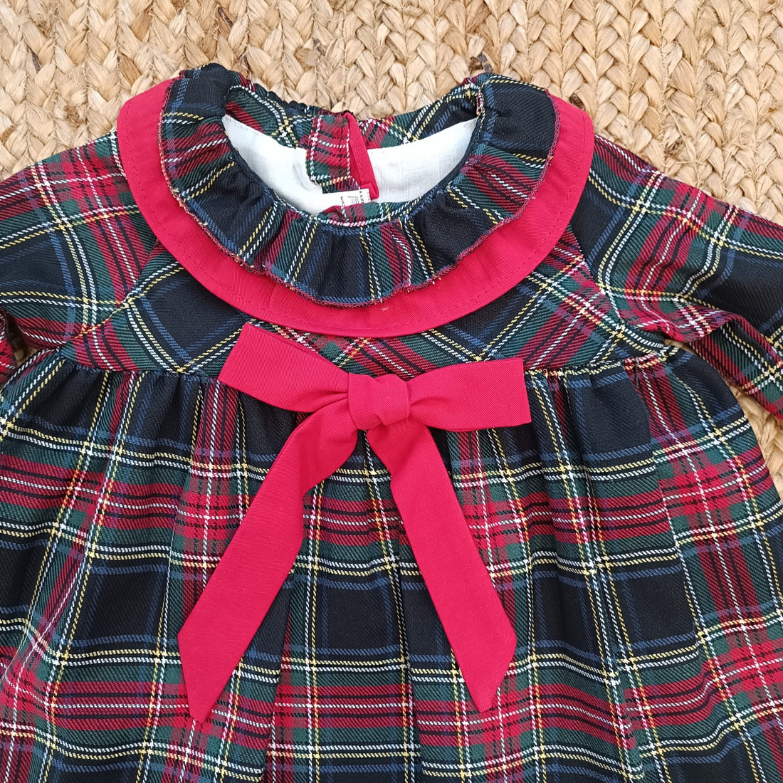 Abito in tartan con doppio colletto