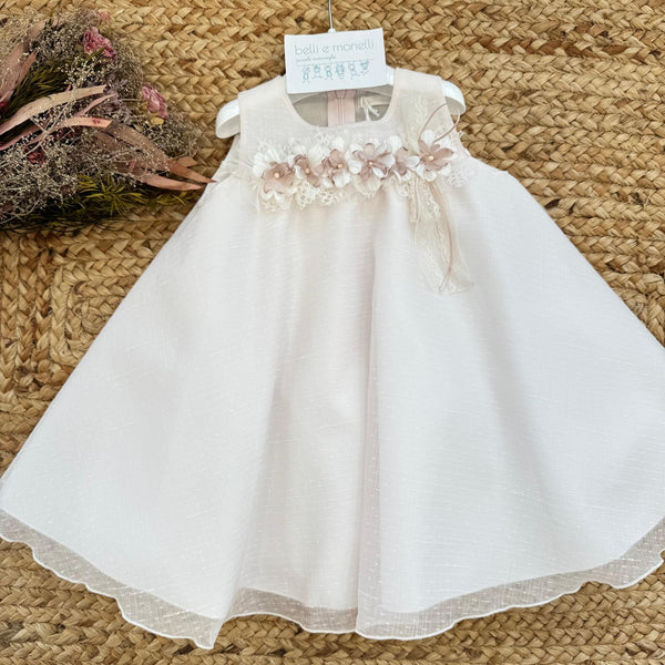 abito battesimo bimba elegante con fiori applicati e tulle